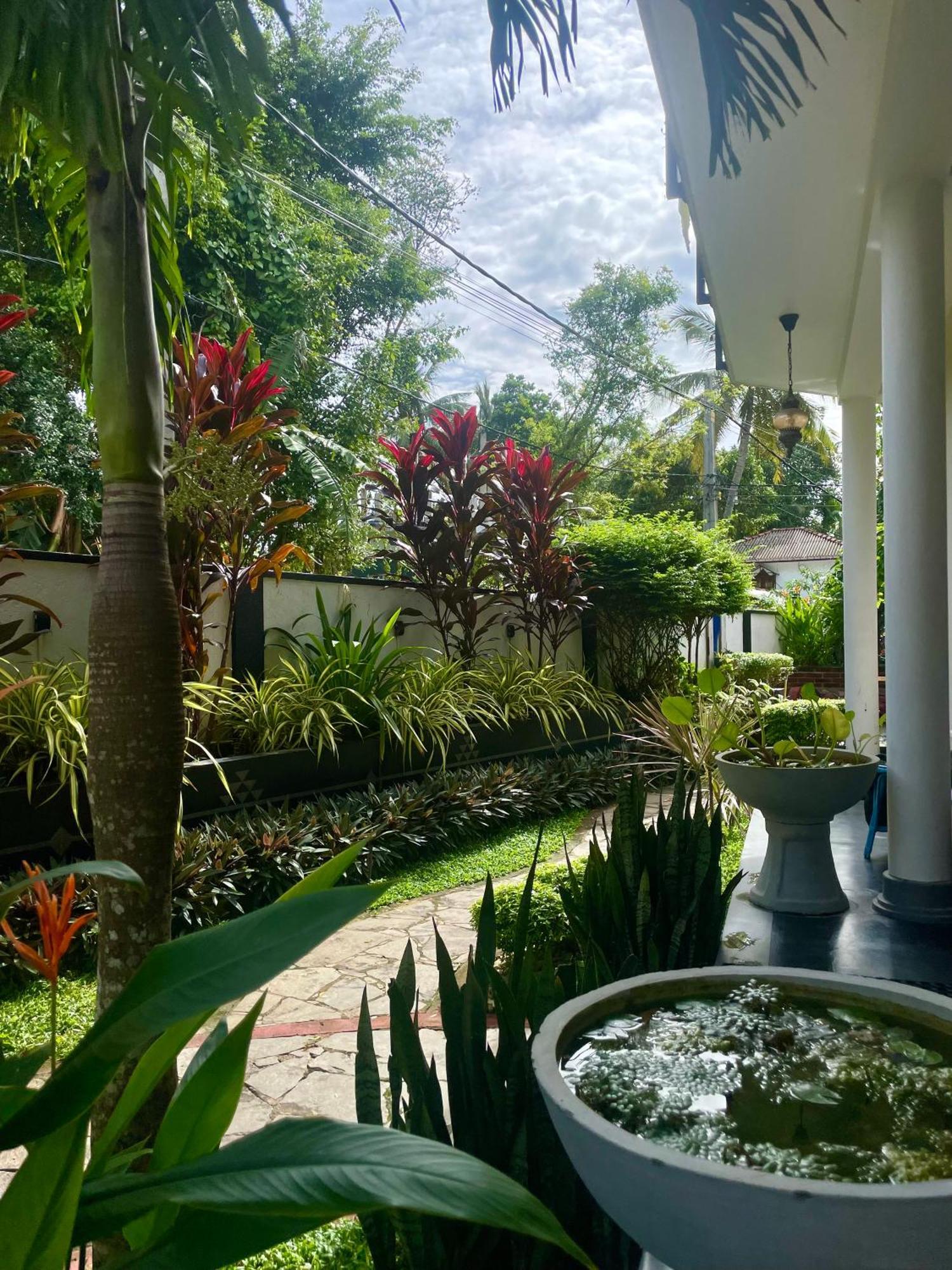 Habibi Hostel & Restaurant Unawatuna Luaran gambar